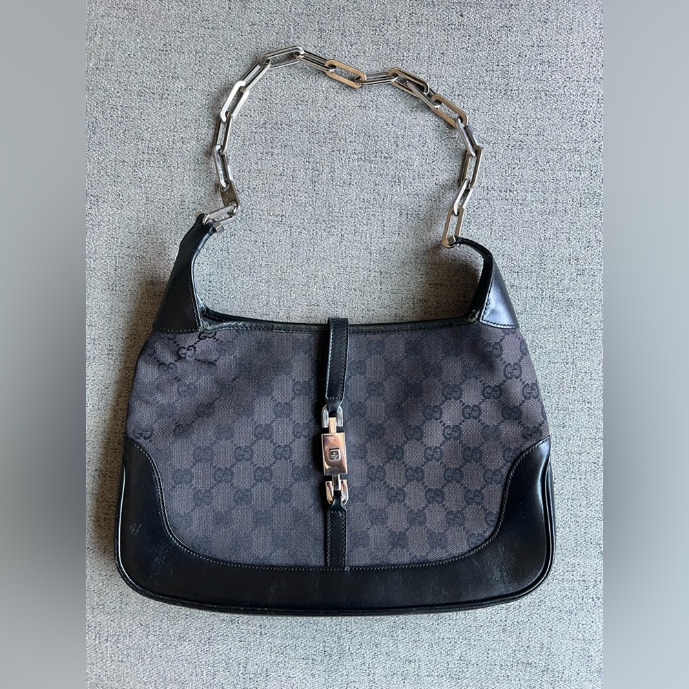 Gucci Jackie monogram with chain strap